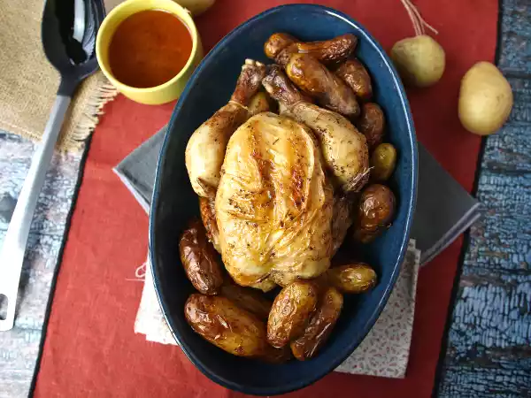 Przepis Upiecz kurczaka w urządzeniu moulinex multicook&fry, aby uzyskać chrupiący, soczysty rezultat!