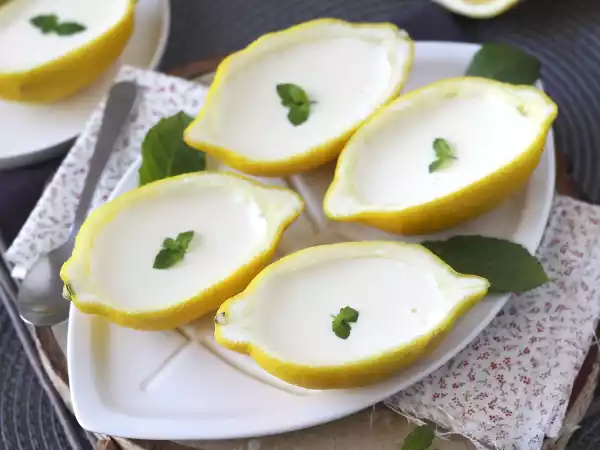 Przepis Lemon posset - cytrynowy deser bez pieczenia, który pokochasz