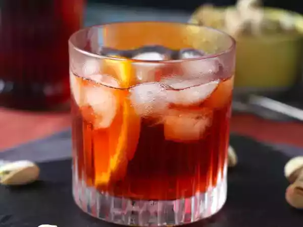 Przepis Negroni: przepis z odpowiednimi dawkami do przygotowania w domu