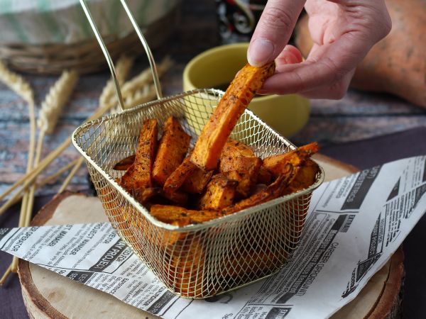 Przepis Frytki ze słodkich ziemniaków w frytkownicy powietrznej - chrupiące i miękkie!