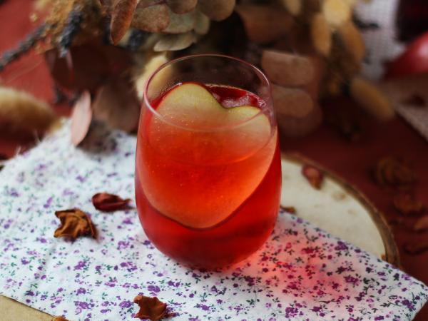 Przepis Idealny koktajl na walentynki - cranberry spritz!