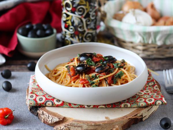 Przepis Spaghetti alla puttanesca - szybkie i smaczne pierwsze danie