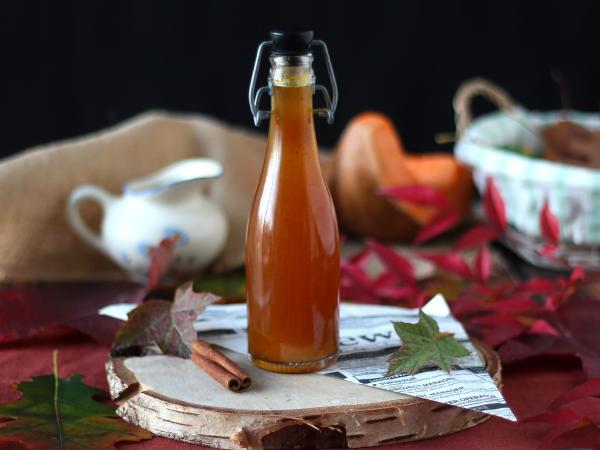 Przepis Domowy syrop dyniowy, idealny do jesienno-zimowych drinków