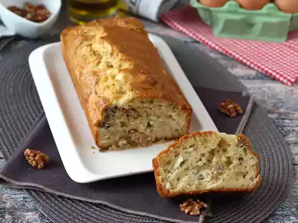 Przepis Ciasto z boczkiem, kozim serem i orzechami włoskimi