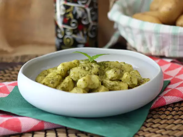 Przepis Domowe gnocchi ziemniaczane z pesto