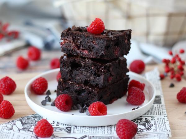 Przepis Czekoladowo-malinowe brownie - czysta rozkosz!