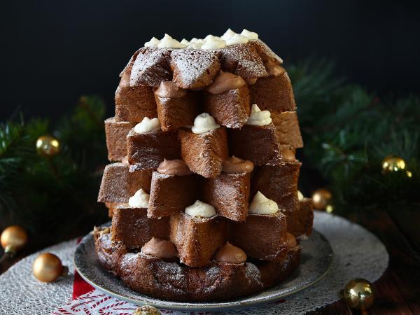 Przepis Brioszka pandoro nadziewana kremem nutella i kremem waniliowym w kształcie choinki
