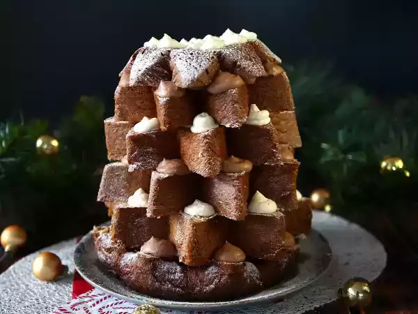 Przepis Brioszka pandoro nadziewana kremem nutella i kremem waniliowym w kształcie choinki