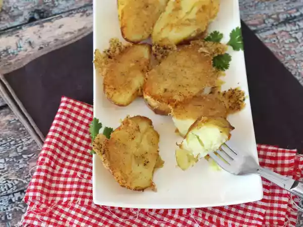 Przepis Ziemniaki z parmezanem, miękkie w środku i chrupiące na zewnątrz!