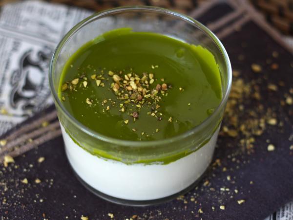 Przepis Panna cotta pistacjowa - łatwy przepis, który wszyscy uwielbiają!