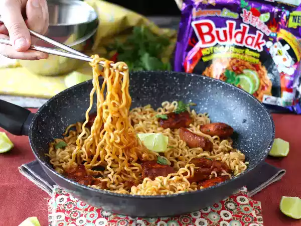 Przepis Jak ugotować makaron buldak habanero lime, przepis z marynowanym kurczakiem!