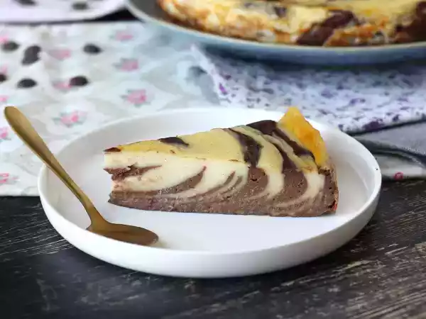 Przepis Marmurkowy flan bez ciasta, bardzo łatwy do zrobienia i gwarantujący efekt wow.