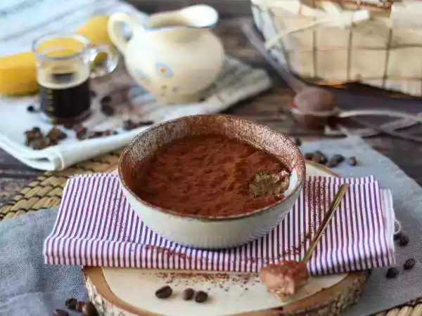 Przepis Owsianka na noc o smaku tiramisu - idealne śniadanie z kawą i kakao!