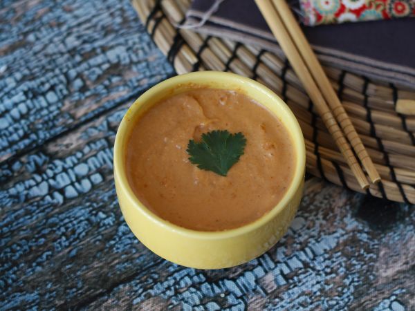 Przepis Super pocieszający sos satay z orzeszków ziemnych