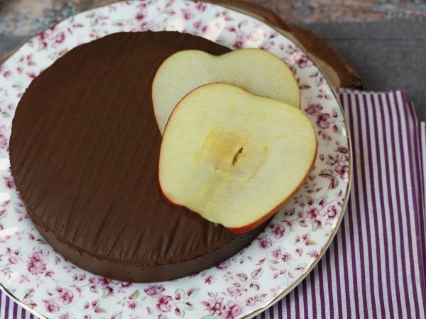 Przepis Czekoladowe krówki jabłkowe, super prosty deser z zaledwie 2 składników!