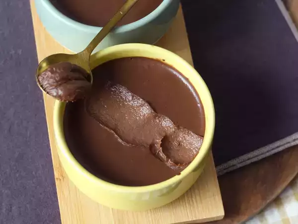 Przepis Czekoladowy deser z kremem bananowym z zaledwie 3 składników!