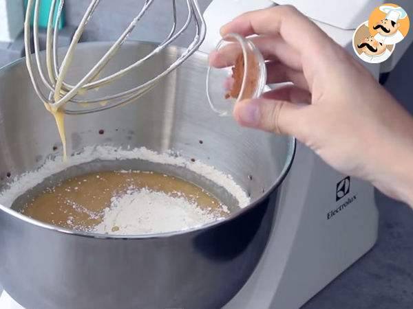 Ciasto marchewkowe - przepis na pyszne ciasto marchewkowe z orzechami - Przygotowanie krok 2