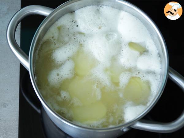 Tarta Tatin z ziemniakami i serem Cantal - Przygotowanie krok 1