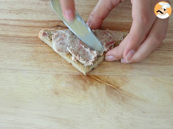 Tosty z rillettes i korniszonami - Przygotowanie krok 2