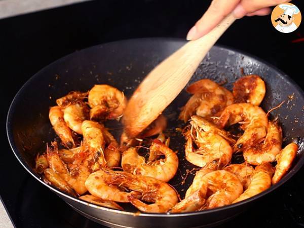 Krewetki flambowane w whisky - przepis w szczegółach - Przygotowanie krok 2