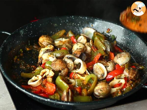 Paella z owocami morza - Przygotowanie krok 8