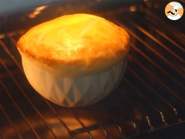 Zupa porowo-ziemniaczana w cieście francuskim - Przygotowanie krok 7
