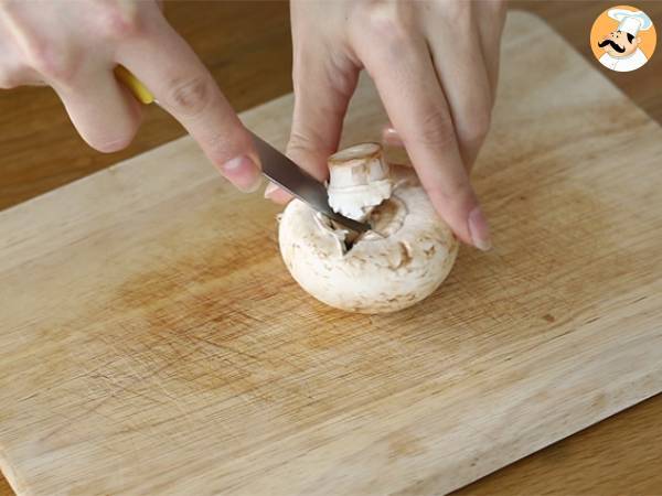Grzyby z jajkami przepiórczymi - Przygotowanie krok 1