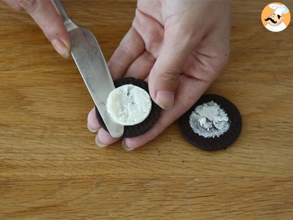 Trufle z herbatnikami Oreo - Przygotowanie krok 1