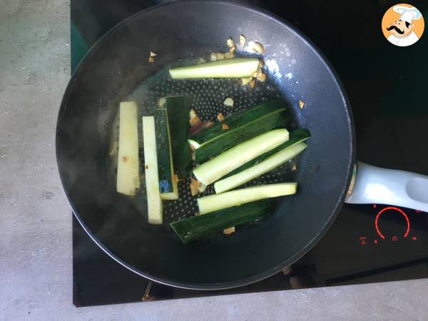 Cukinia z cytryną i serem feta - Przygotowanie krok 3