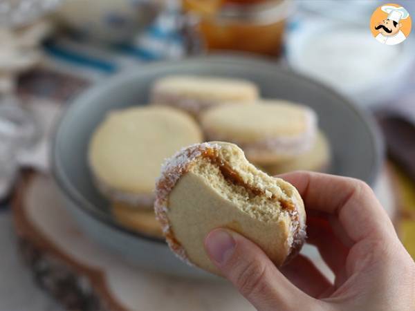 Alfajores - argentyńskie kruche ciasteczka z dżemem mlecznym i kokosem - Przygotowanie krok 8