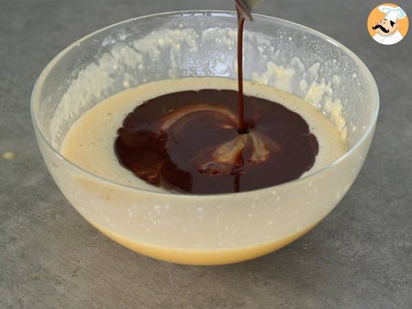 Brownie z resztkami wielkanocnych czekoladek - Przygotowanie krok 2