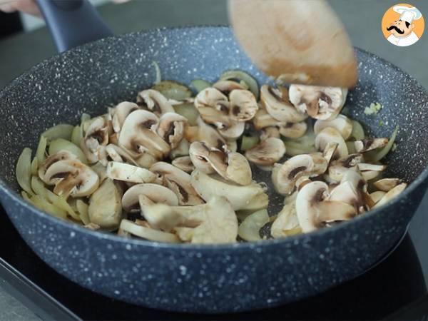 Kremowy kurczak z pieczarkami - Przygotowanie krok 2