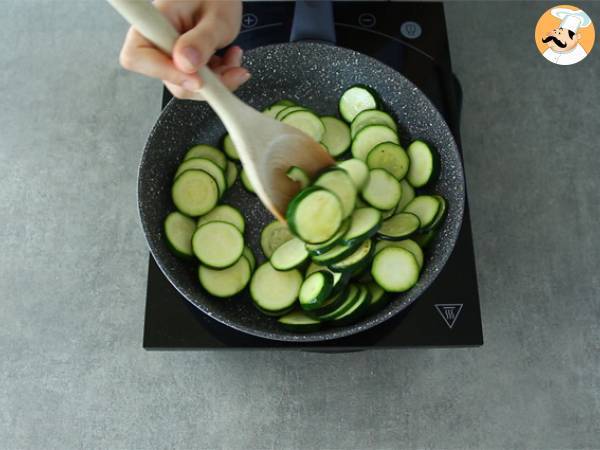 Clafoutis z cukinii i kozim serem - Przygotowanie krok 1
