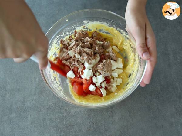 Muffiny z tuńczykiem, pomidorami i fetą - Przygotowanie krok 3