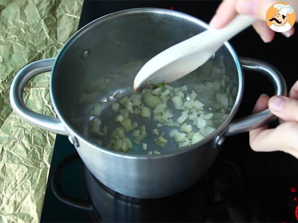 Wegetariańskie risotto z suszonymi pomidorami i pieczarkami - Przygotowanie krok 1