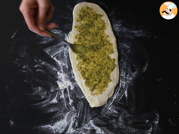 Plecione bułki z zielonym pesto - Przygotowanie krok 3