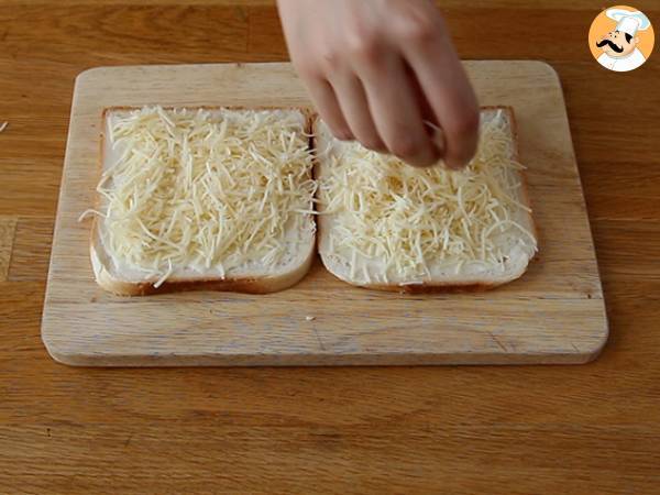 Wyśmienity croque-monsieur z sosem beszamelowym - Przygotowanie krok 1