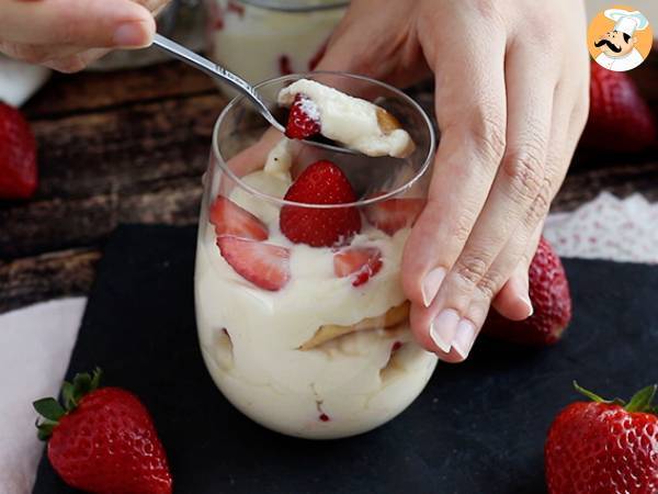 Schłodzone tiramisu z truskawkami w szklankach - Przygotowanie krok 7