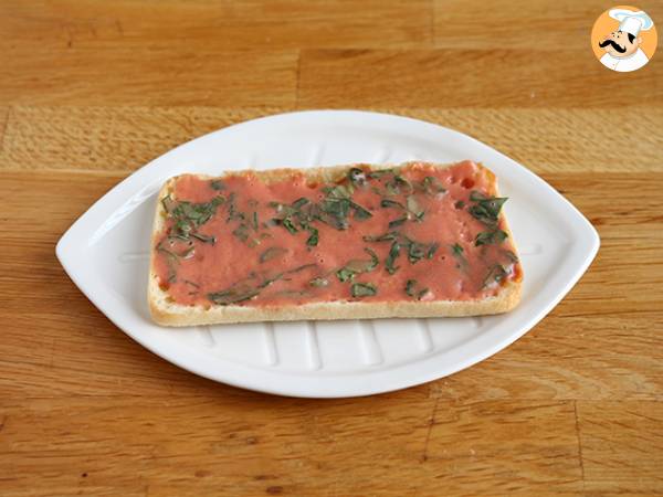 Panini z łososiem, mozzarellą i koperkiem - Przygotowanie krok 1