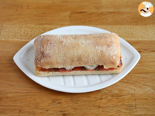 Panini z łososiem, mozzarellą i koperkiem - Przygotowanie krok 4