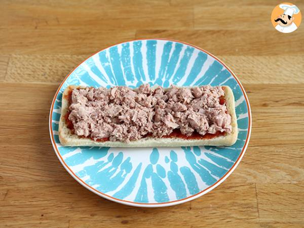 Panini z tuńczykiem, pomidorami i kaparami - Przygotowanie krok 2