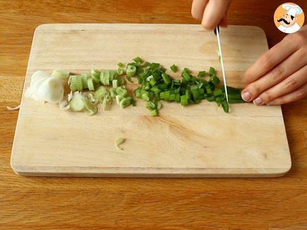 Gyozas z kurczakiem, marchewką i pieczarkami - Przygotowanie krok 3