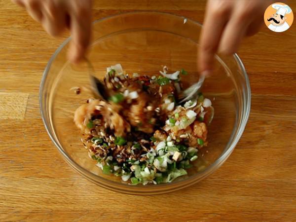 Gyozas z kurczakiem, marchewką i pieczarkami - Przygotowanie krok 4