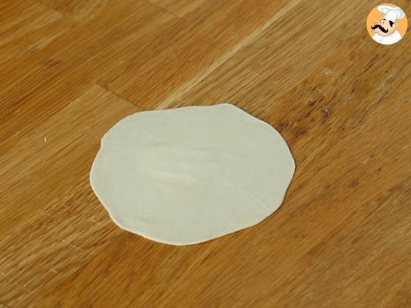 Gyozas z kurczakiem, marchewką i pieczarkami - Przygotowanie krok 7