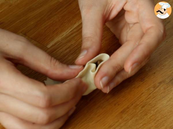 Gyozas z kurczakiem, marchewką i pieczarkami - Przygotowanie krok 9
