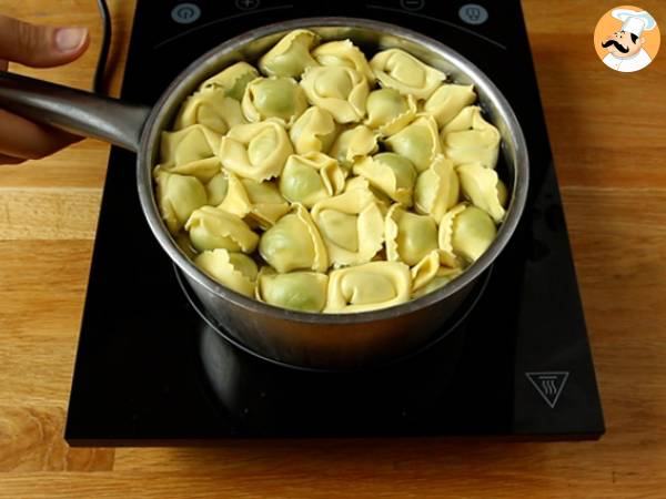 Sałatka z tortellini w pesto - Przygotowanie krok 1