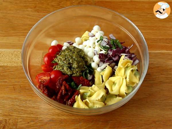 Sałatka z tortellini w pesto - Przygotowanie krok 3