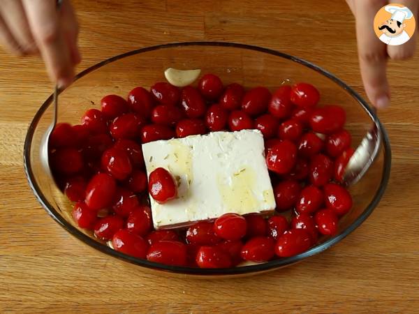 Tagliatelle feta z pomidorkami koktajlowymi - zapiekany makaron z fetą - Przygotowanie krok 3