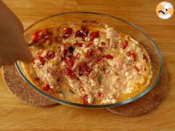 Tagliatelle feta z pomidorkami koktajlowymi - zapiekany makaron z fetą - Przygotowanie krok 6