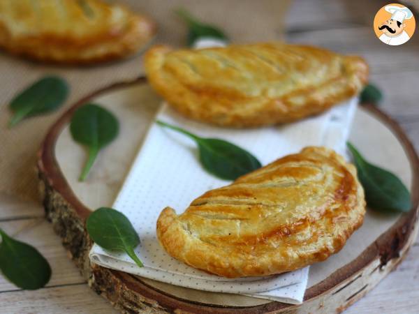Pierożki nadziewane pieczarkami i szpinakiem - Przygotowanie krok 6